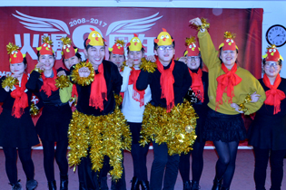 火爆九年年慶會(huì)，小雞舞蹈開場(chǎng)賀雞年！